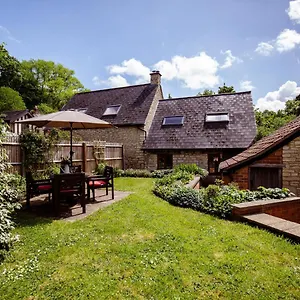 amber-cottage.cardiffhotelswales.com/